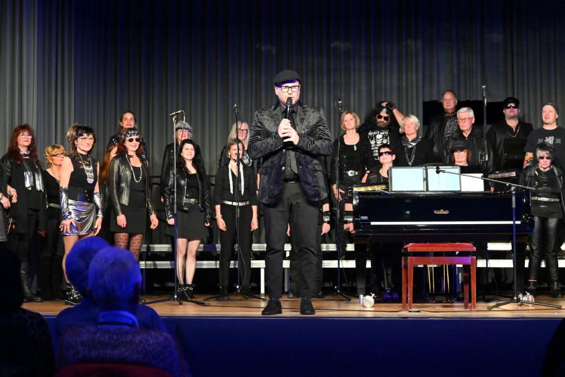 2024-11-10 SingOut meets Rock Classics (295)